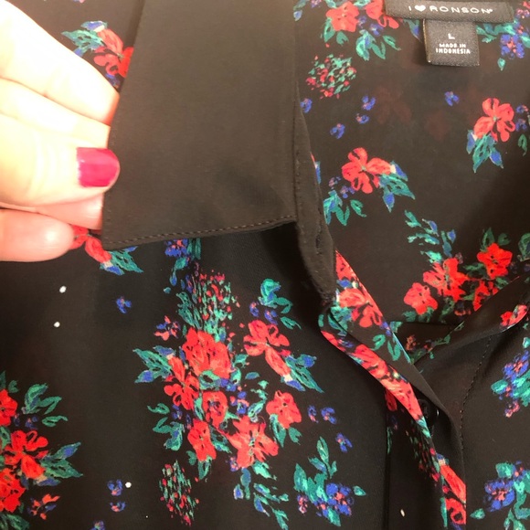 I Heart Ronson Button Down Black Floral Blouse  Size L - Picture 3 of 11